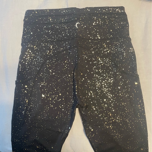 Zyia Black Stay Gold Pocket Drawstring Luxe 28” Leggings - Picture 4 of 7